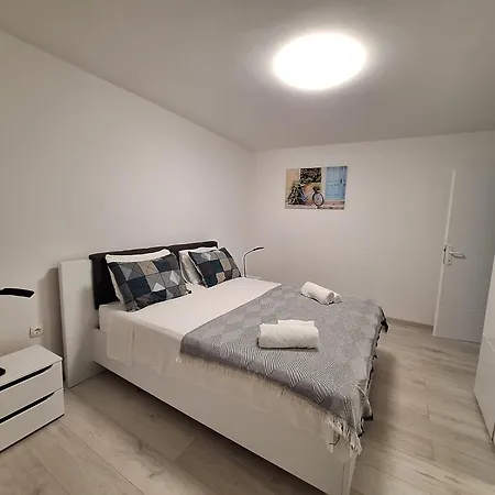 Zalo * Donje Selo na Šolti