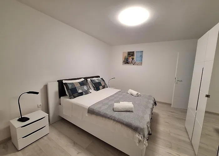 Zalo * Donje Selo na Šolti